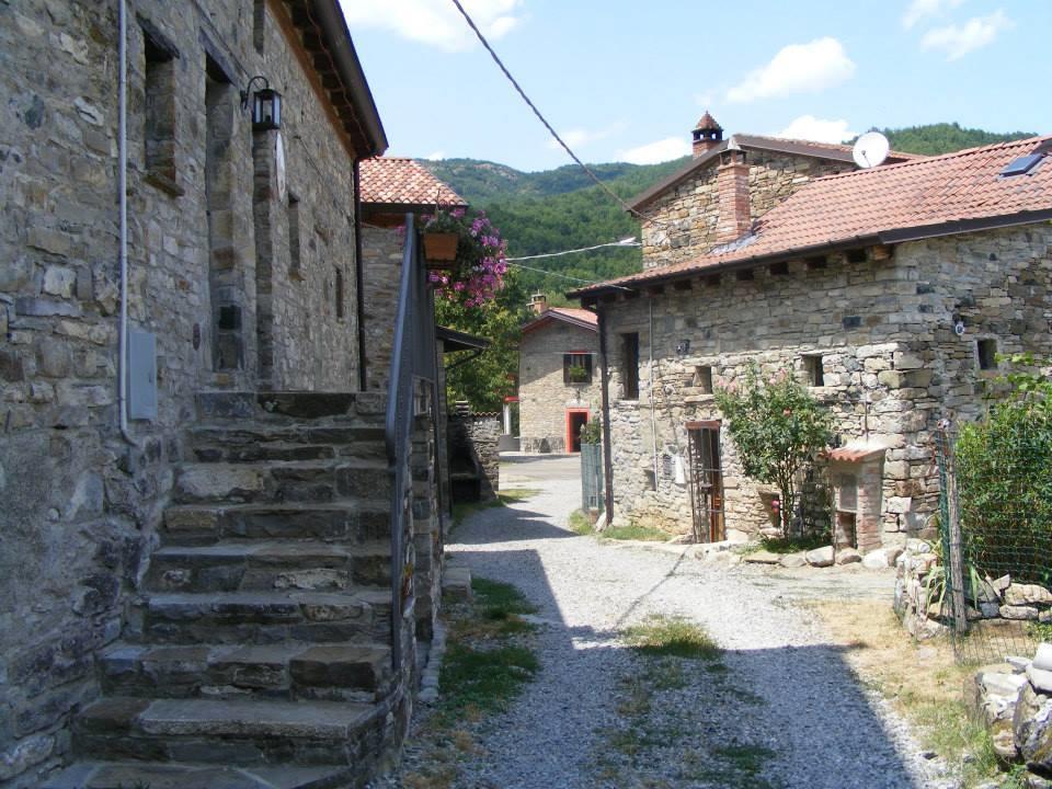 Albergo Diffuso Casa Delle Favole Ferriere Exterior foto