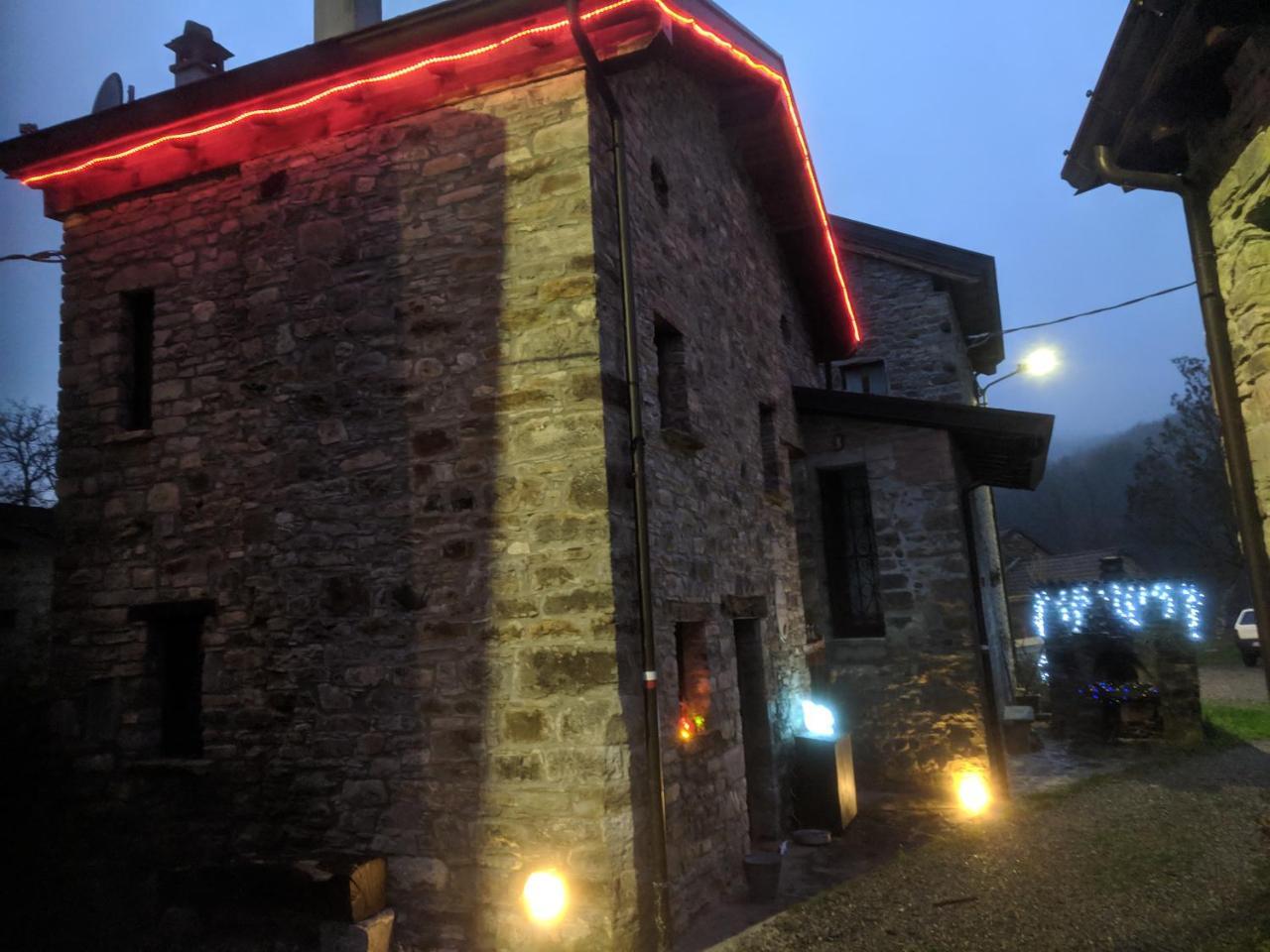 Albergo Diffuso Casa Delle Favole Ferriere Exterior foto